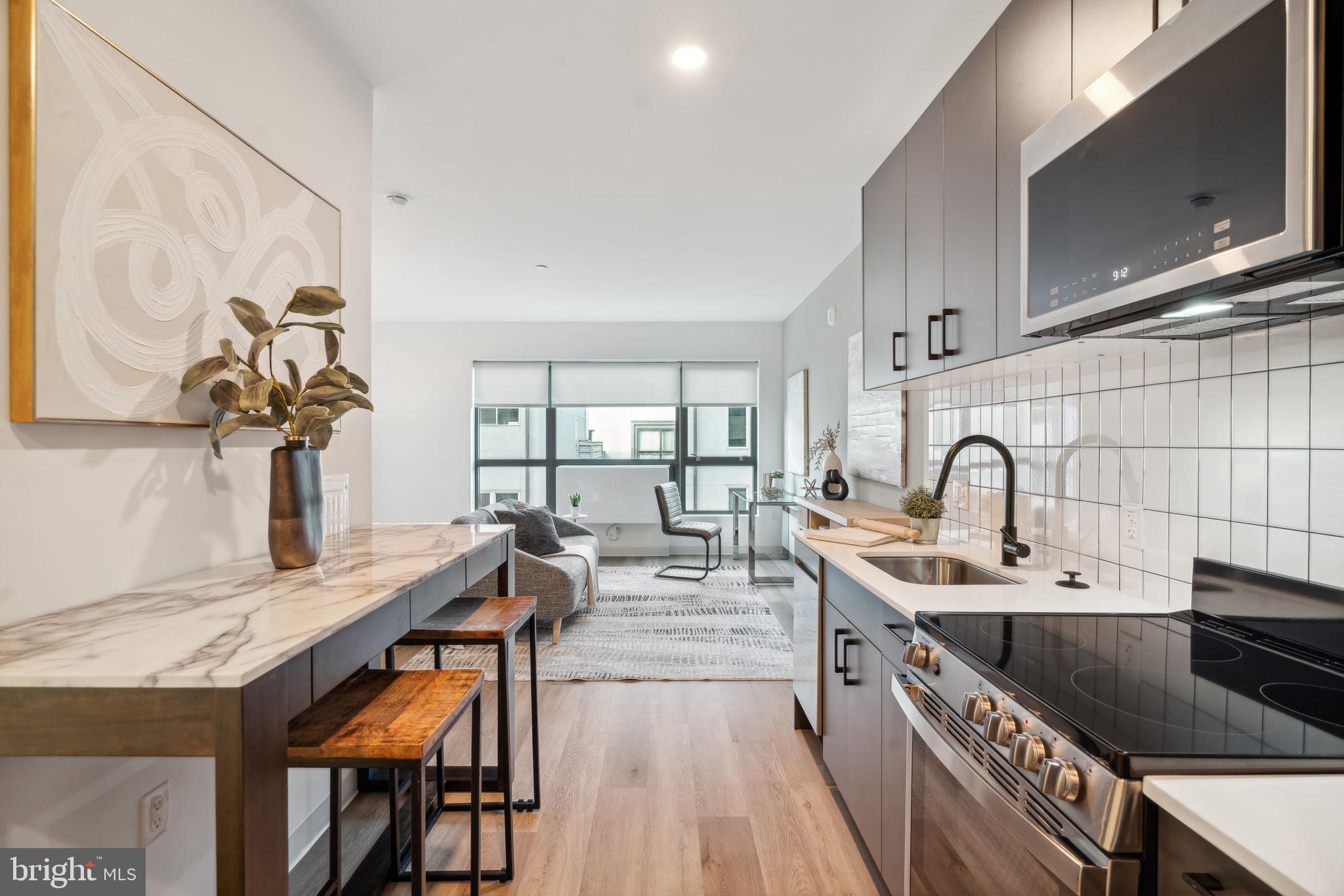 1108-20 N FRONT ST #205