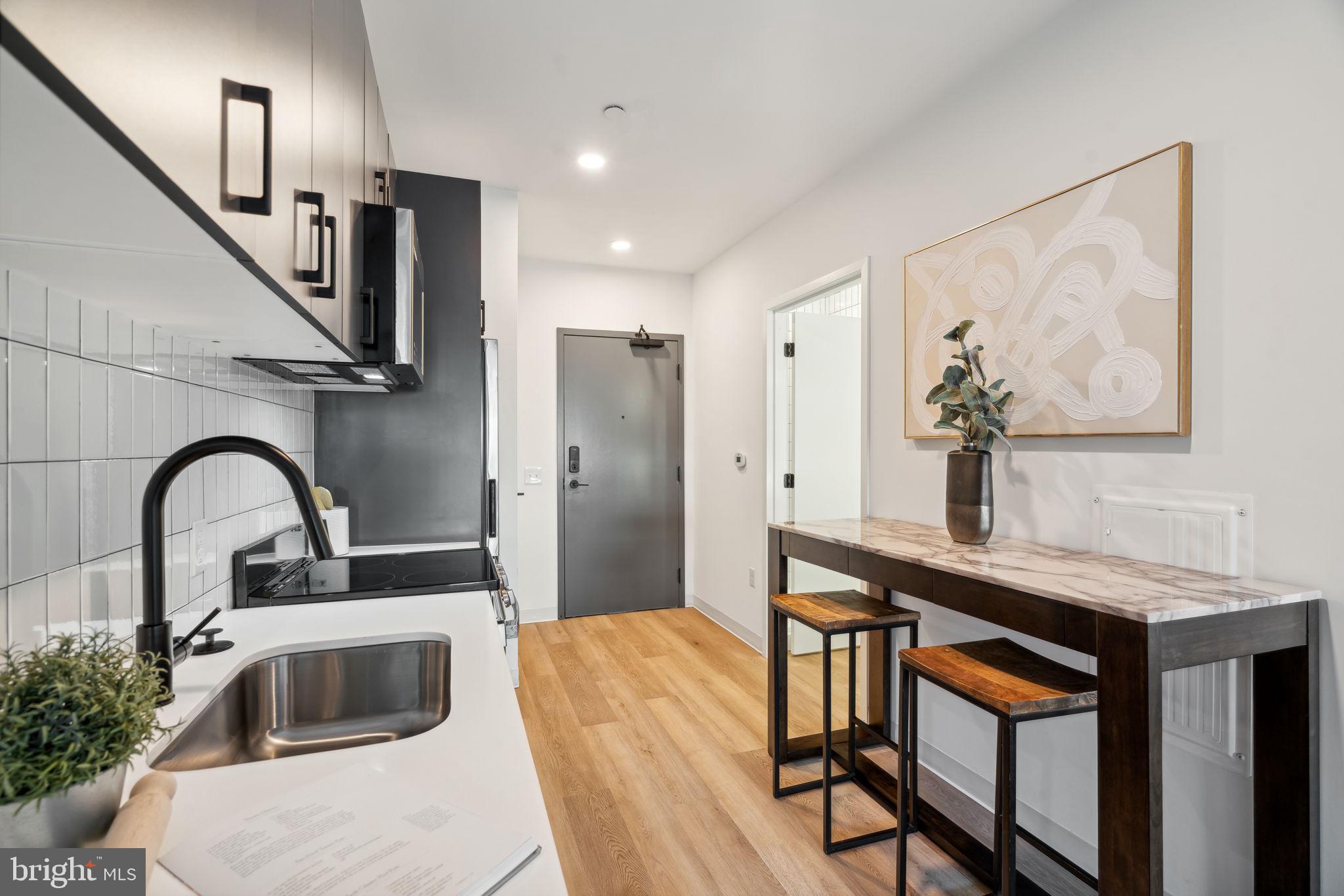 1108-20 N FRONT ST #205