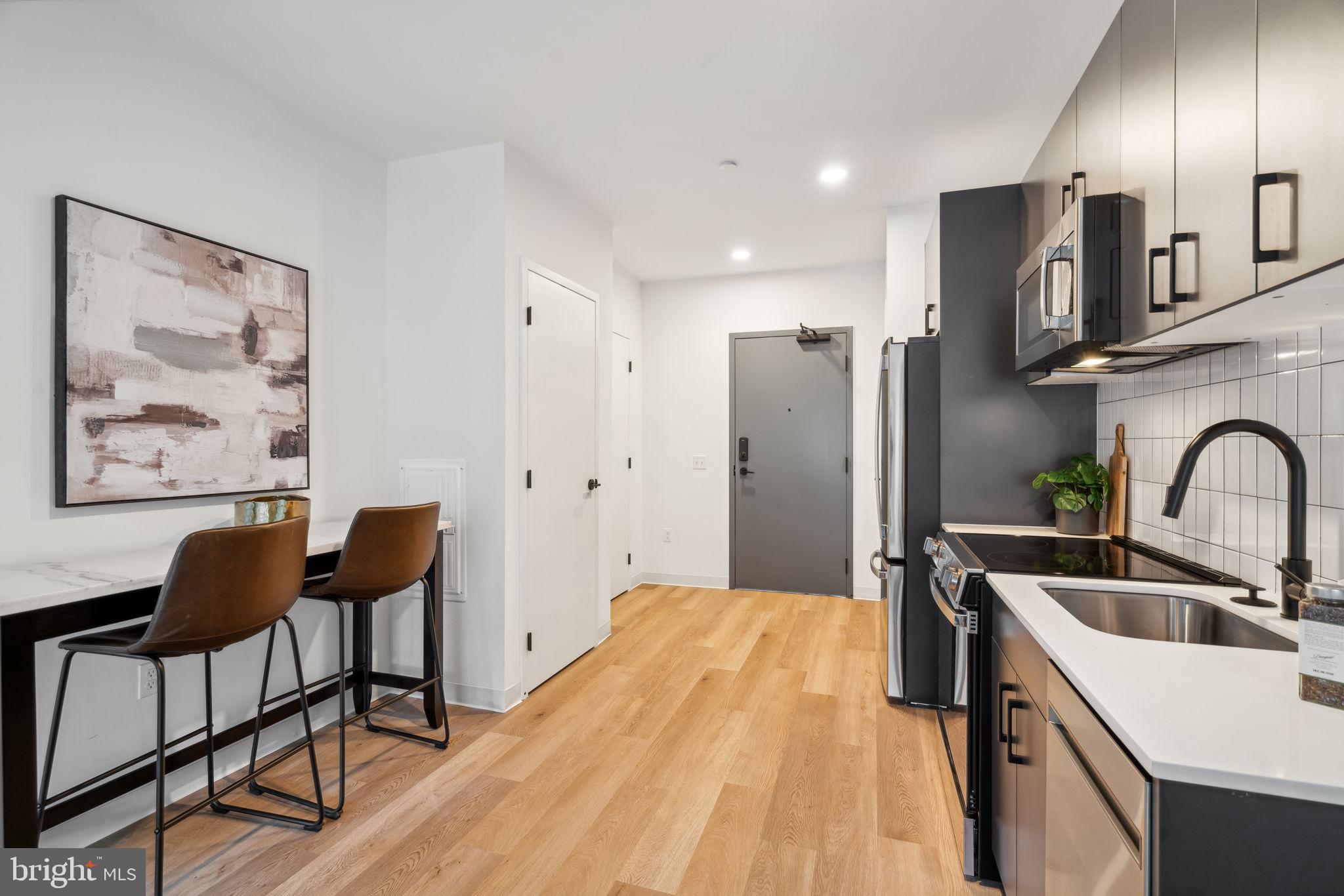 1108-20 N FRONT ST #205