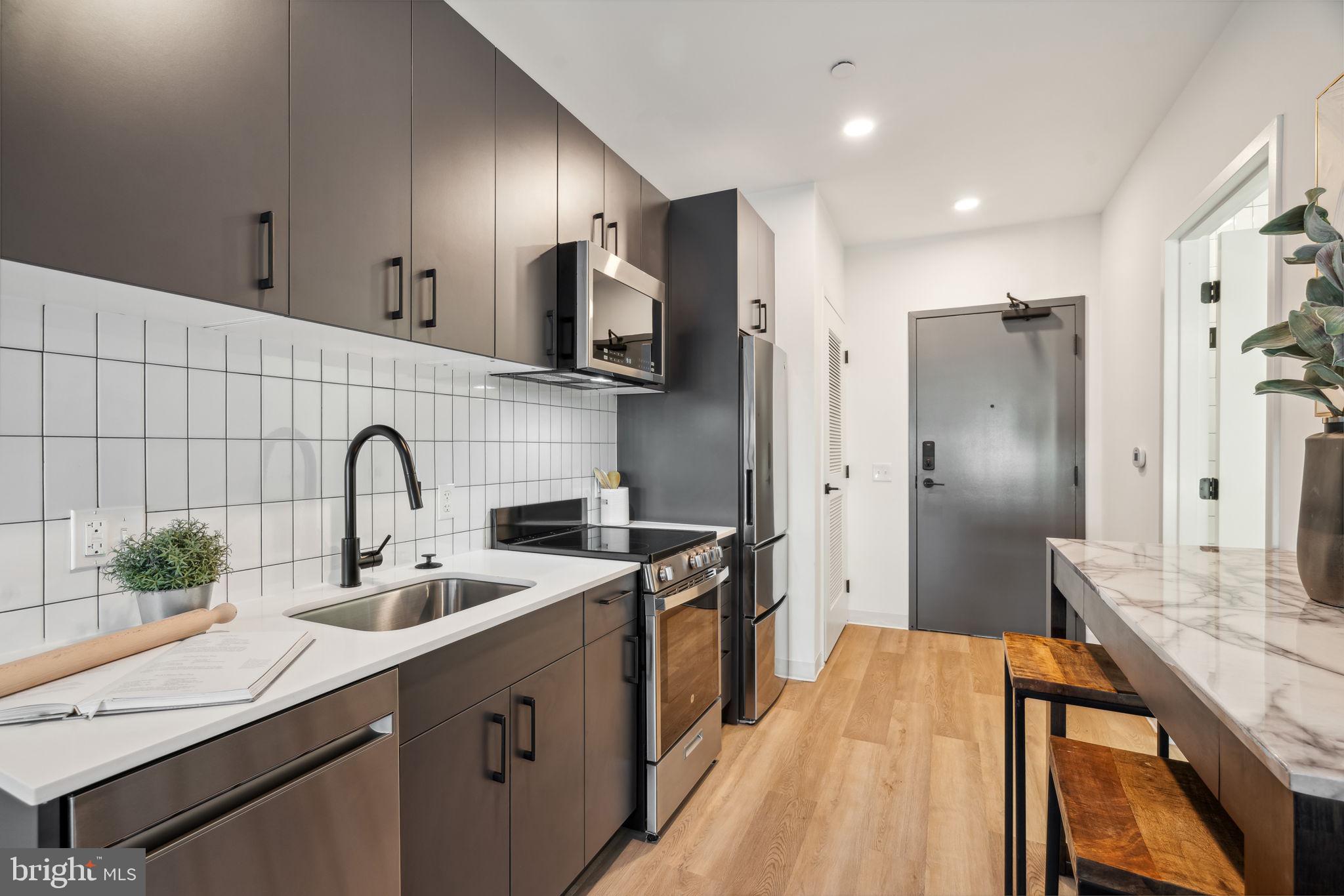 1108-20 N FRONT ST #205