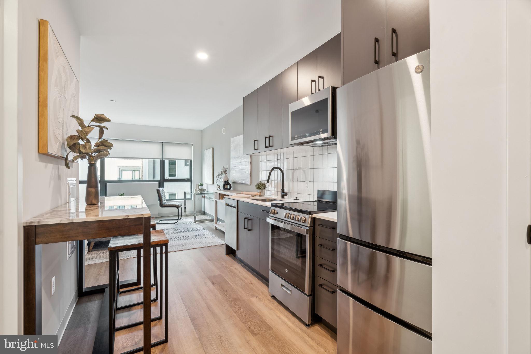 1108-20 N FRONT ST #205