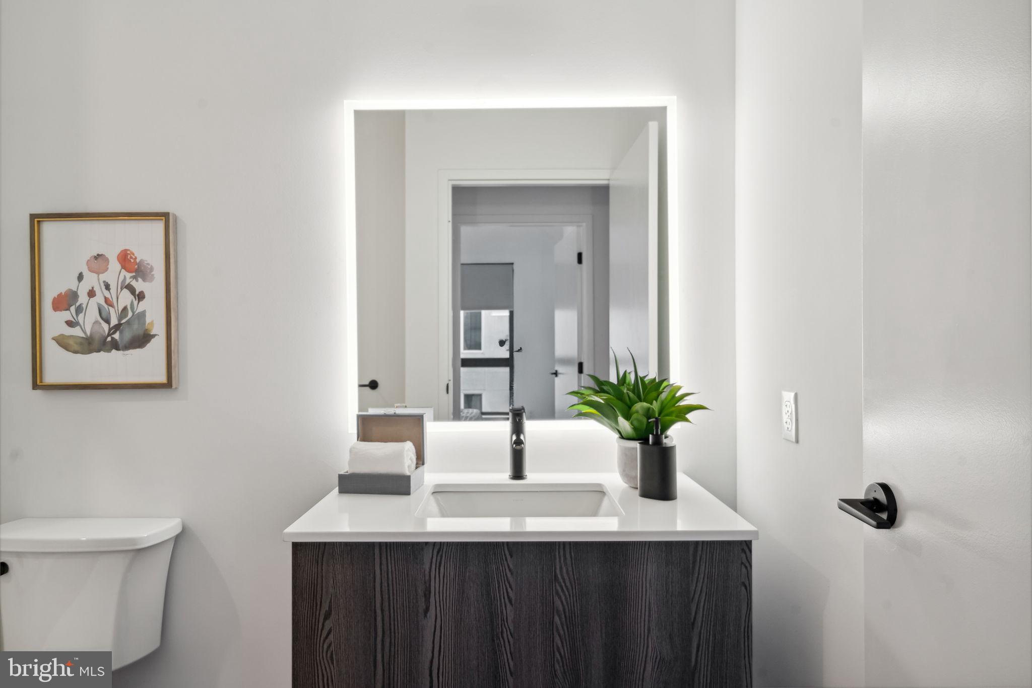 1108-20 N FRONT ST #205