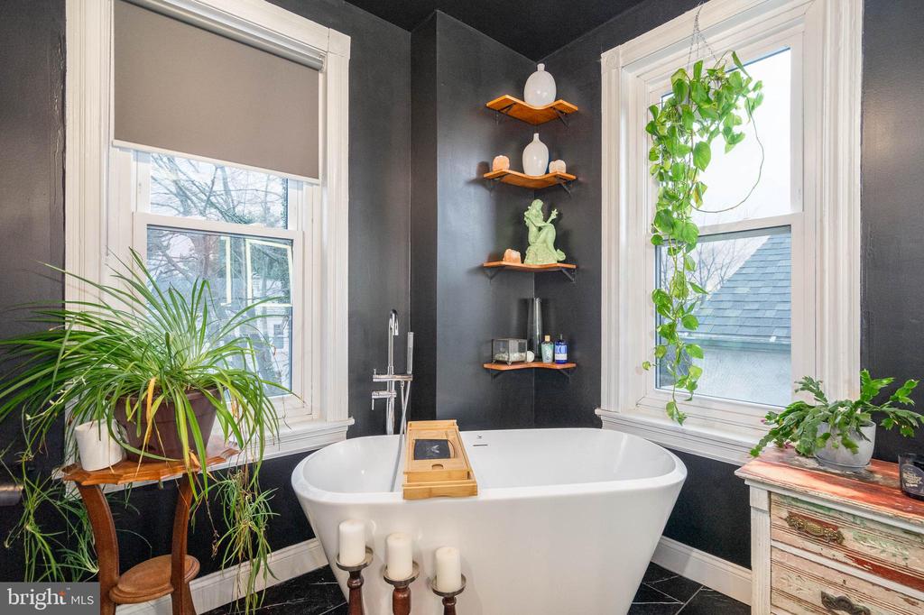 4376 Manayunk Ave