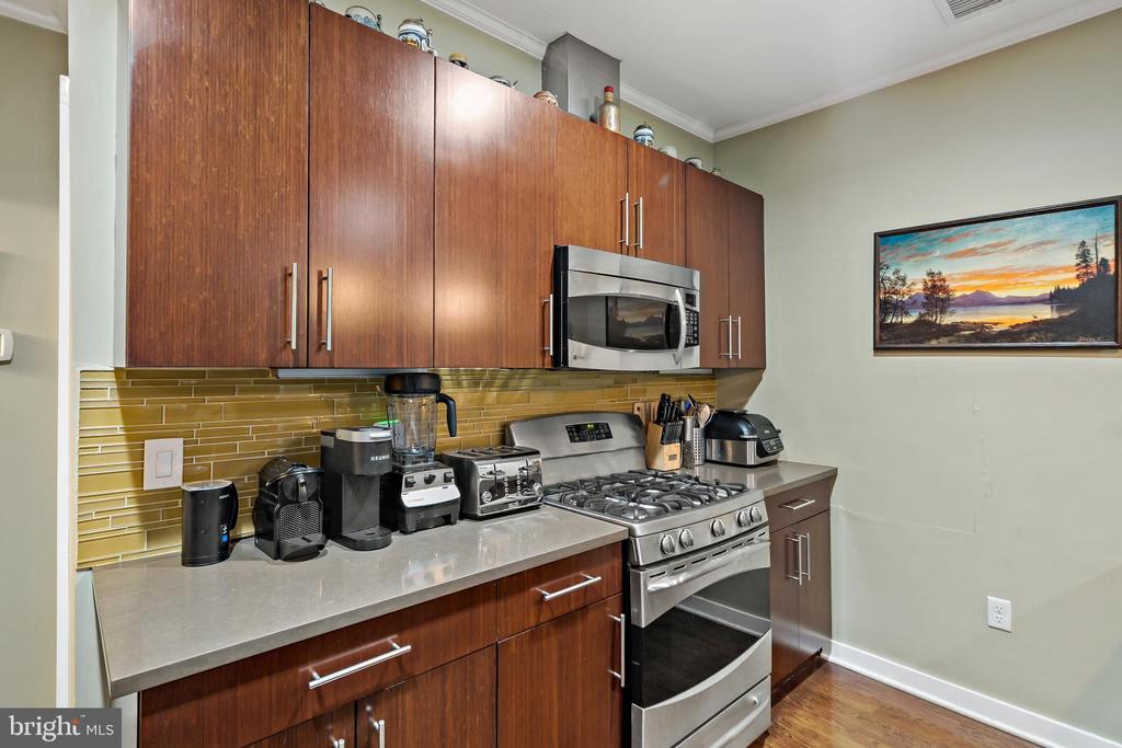 1247 E COLUMBIA AVE #5