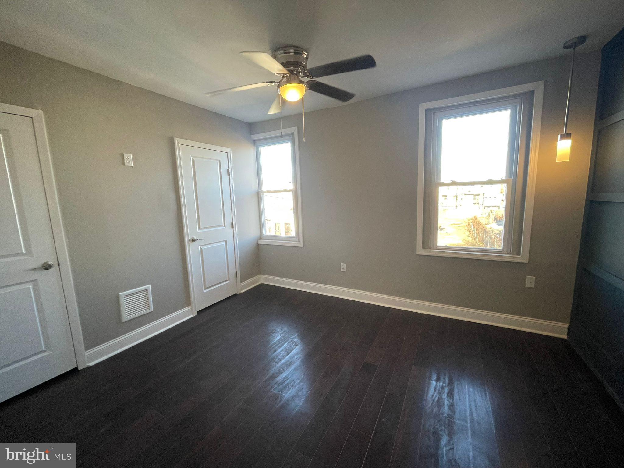 6142 LARCHWOOD AVE #UNIT 2