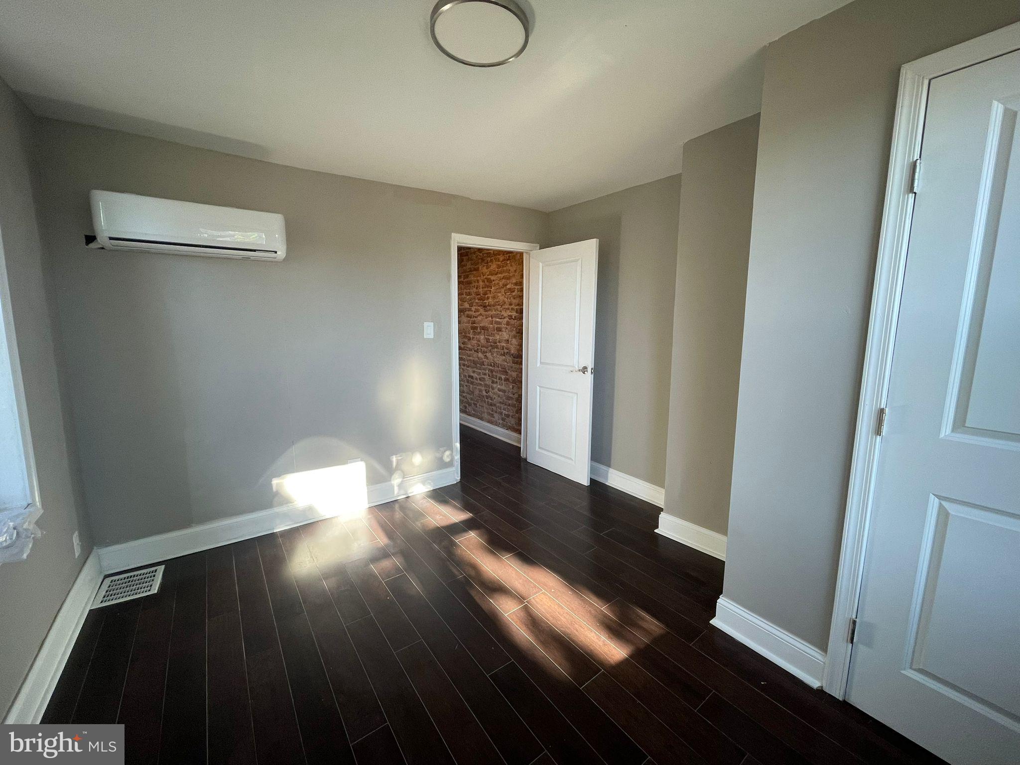 6142 LARCHWOOD AVE #UNIT 2