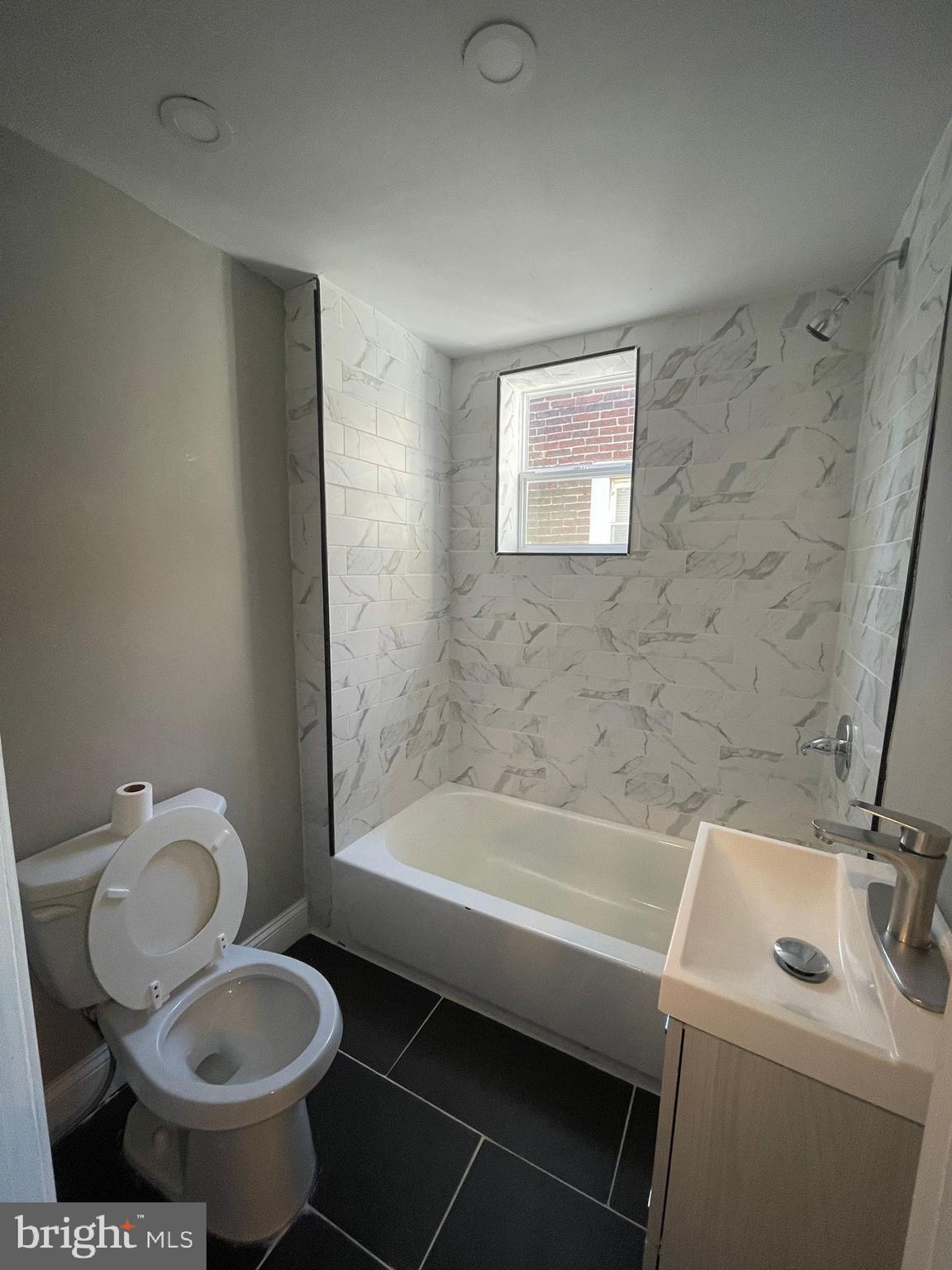 6142 LARCHWOOD AVE #UNIT 2