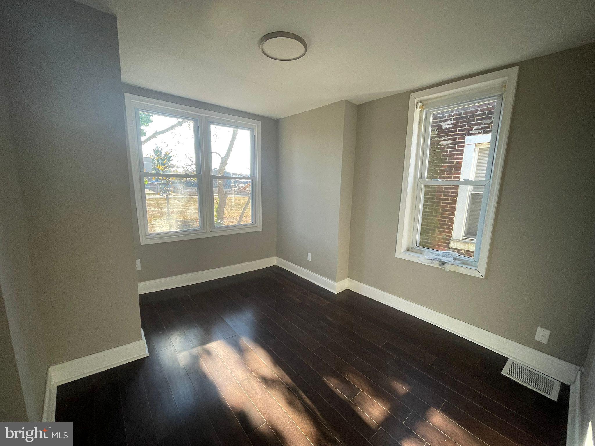 6142 LARCHWOOD AVE #UNIT 2