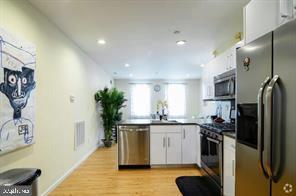 800 N 48TH ST #9