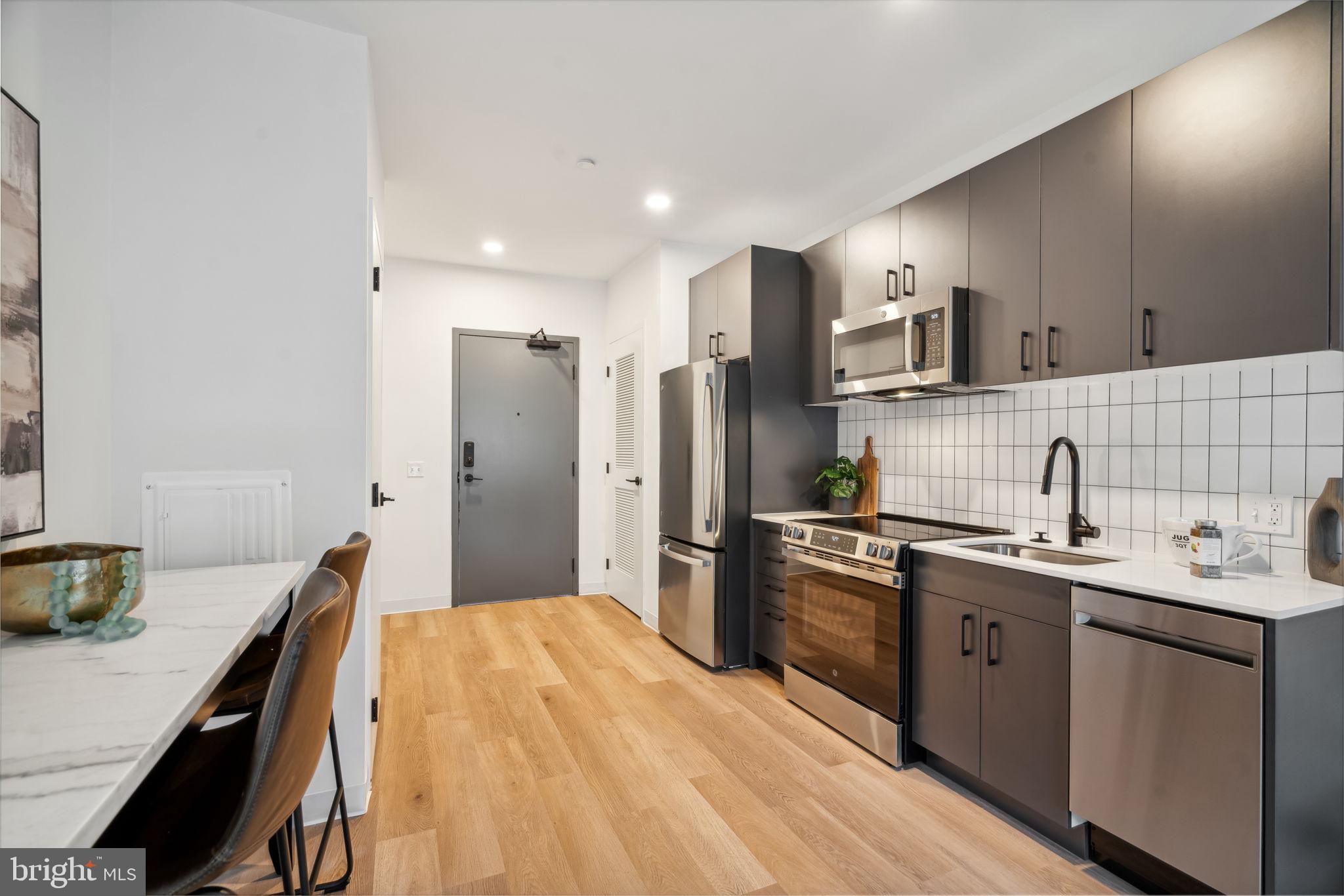 1108-20 N FRONT ST #209