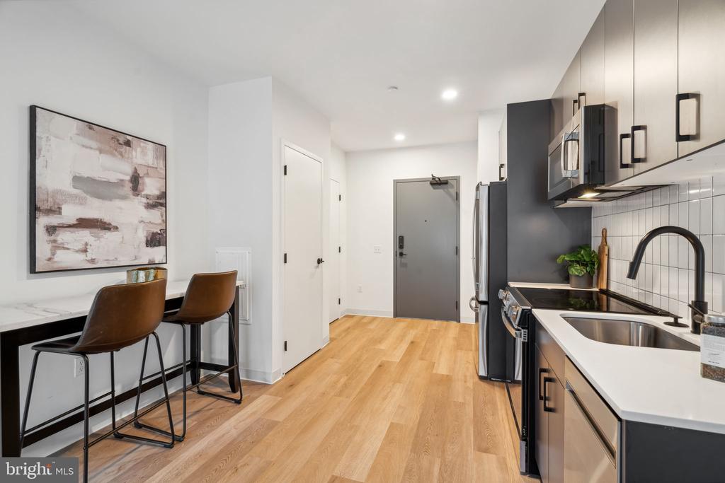 1108-20 N FRONT ST #209