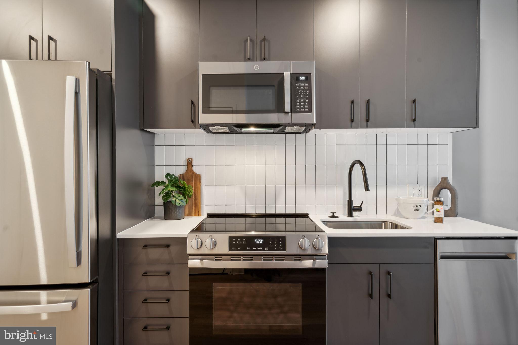 1108-20 N FRONT ST #203