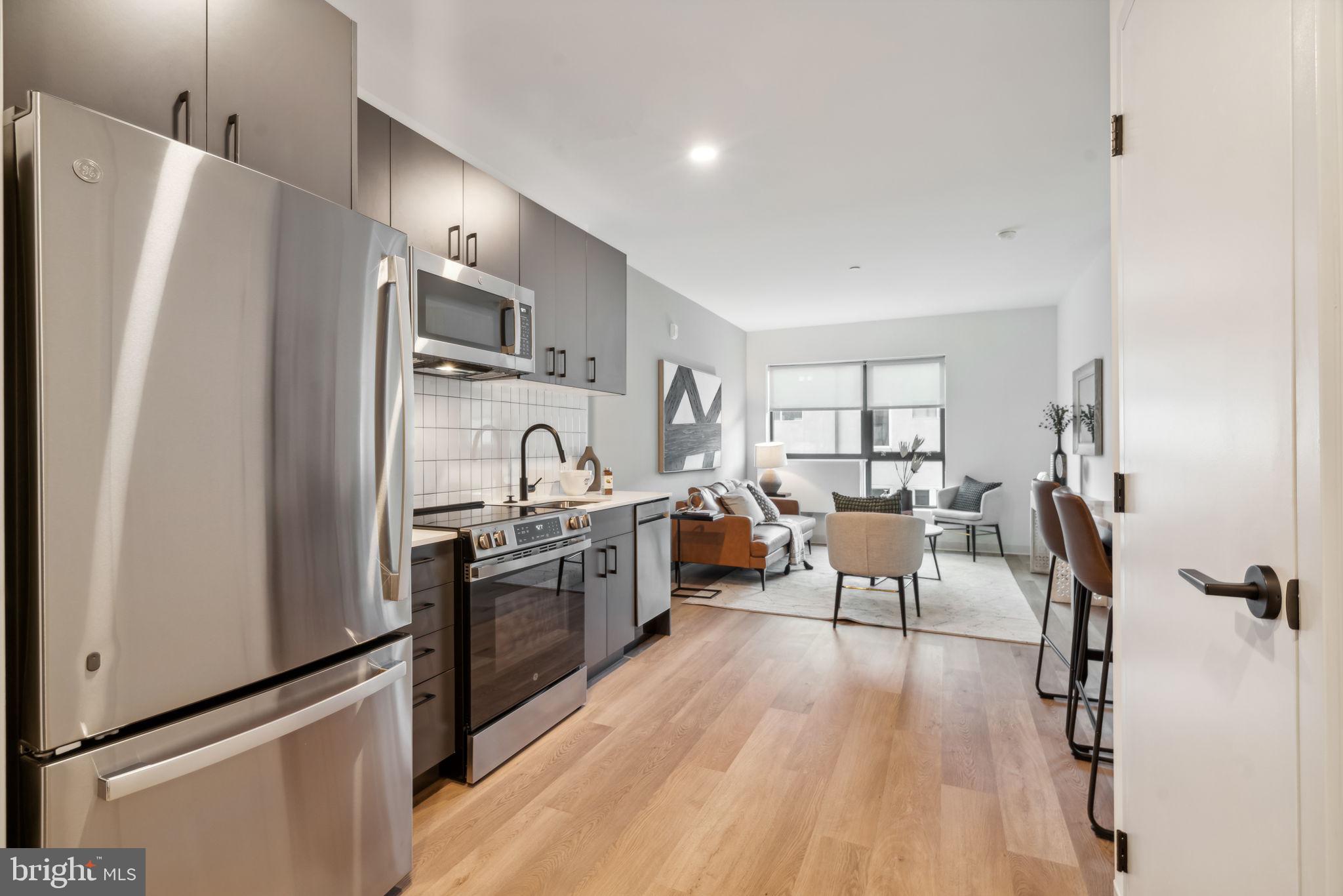 1108-20 N FRONT ST #203