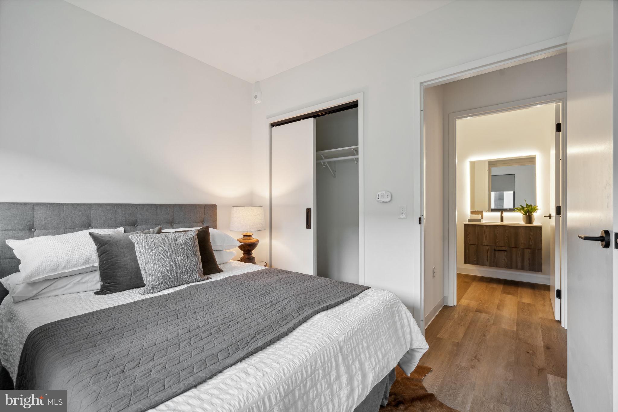 1108-20 N FRONT ST #203