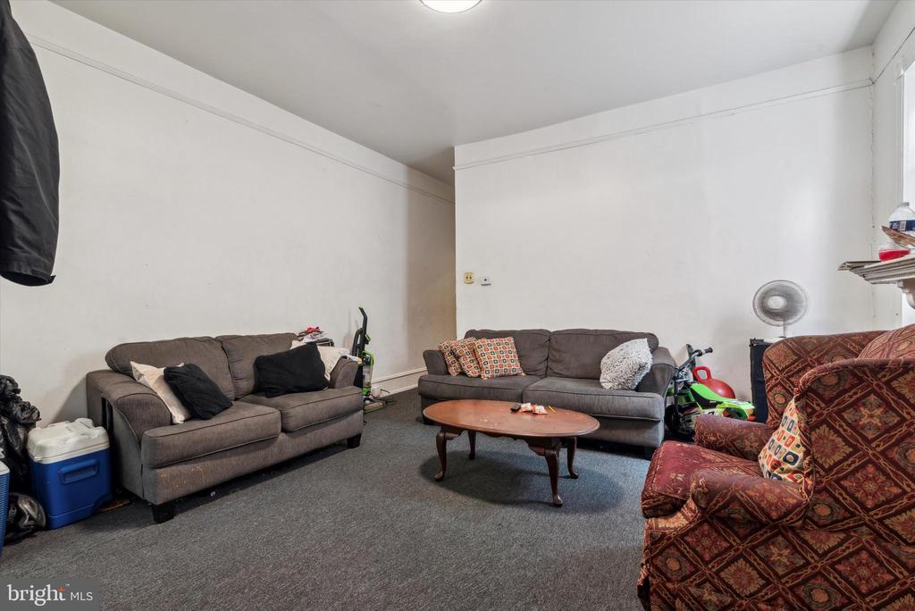 150 W Sharpnack St