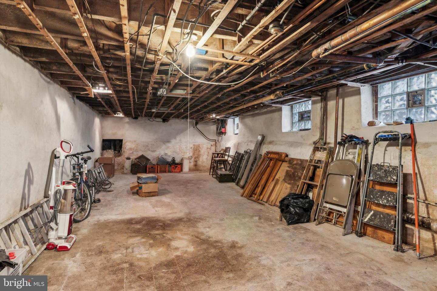 150 W Sharpnack St