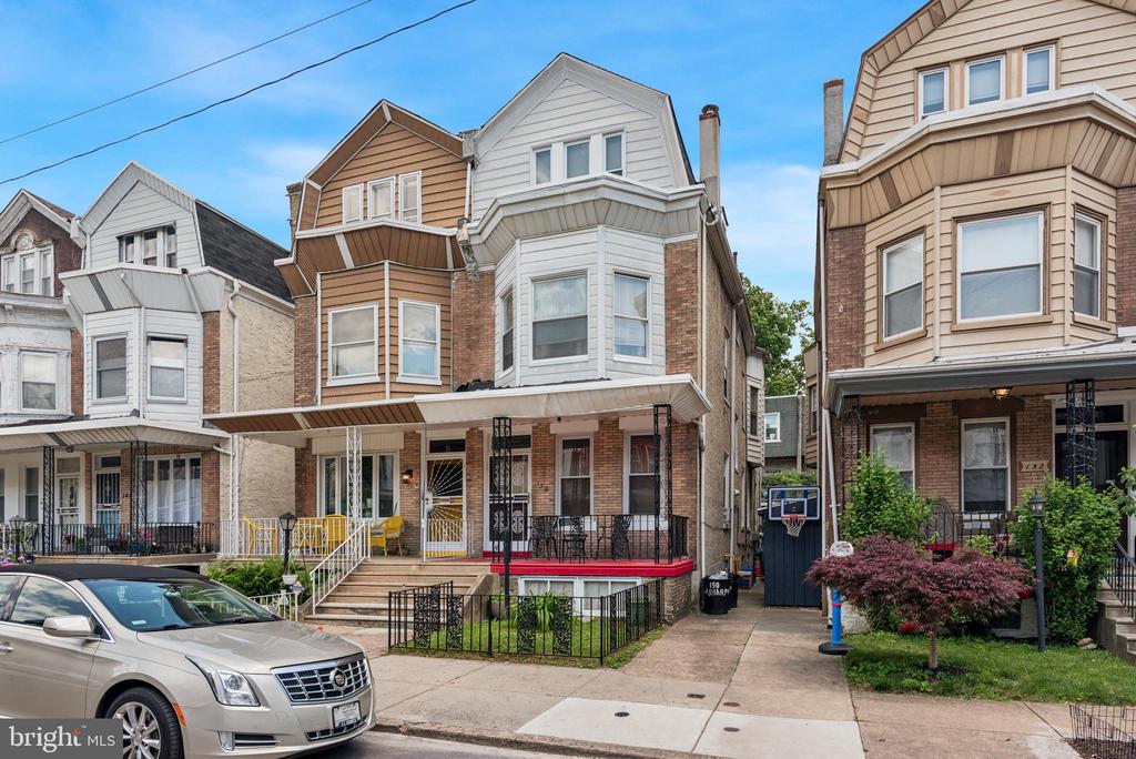 150 W Sharpnack St