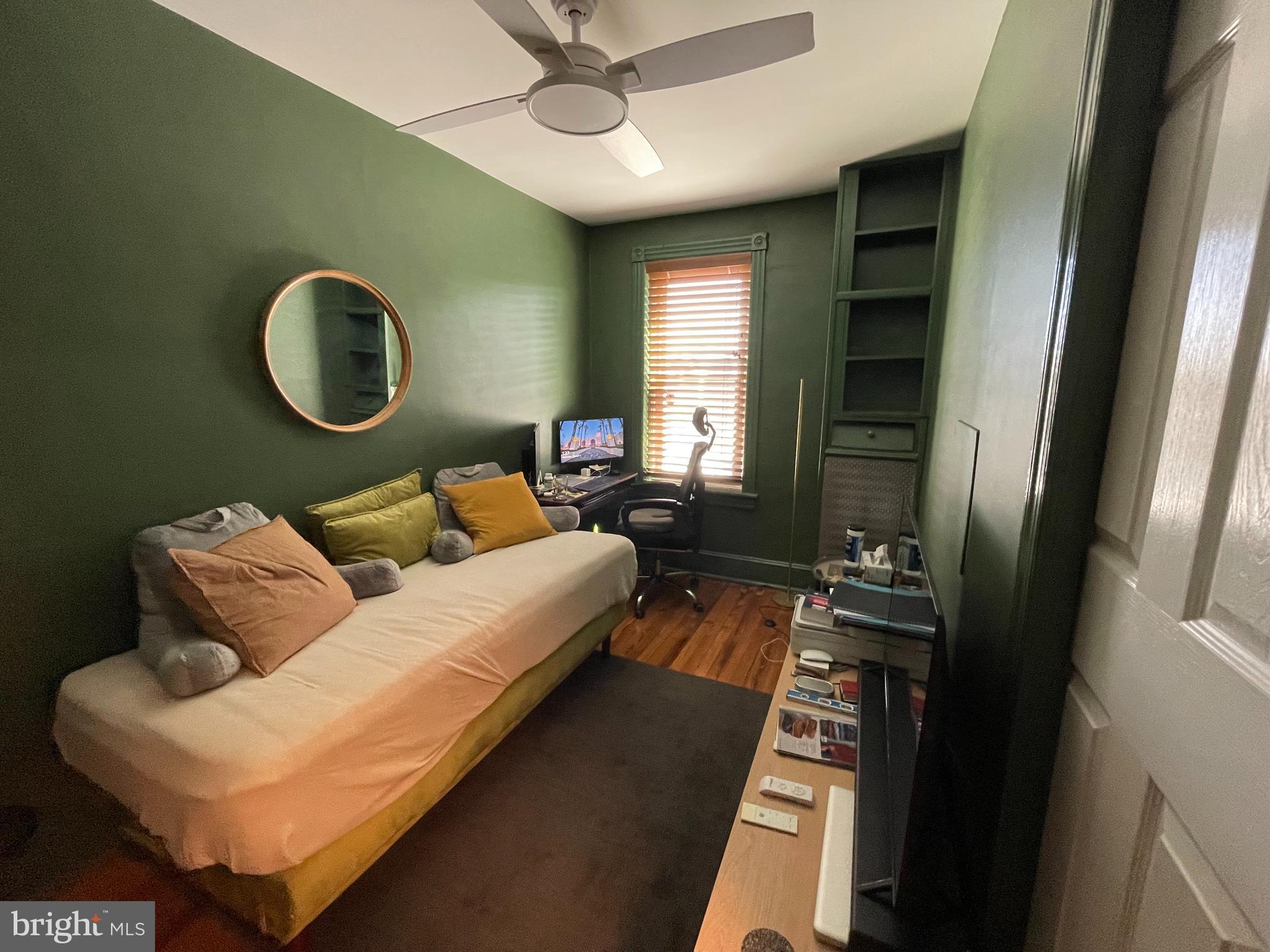 88 E Springer St