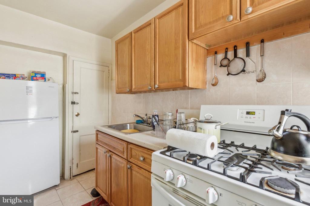 68 E Montana St