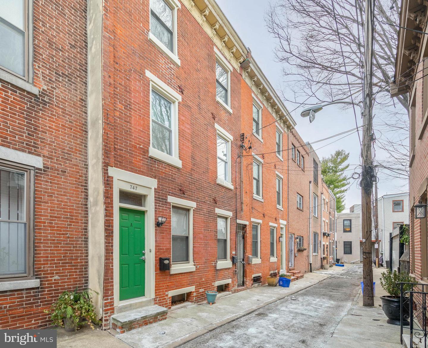 747 S Randolph St
