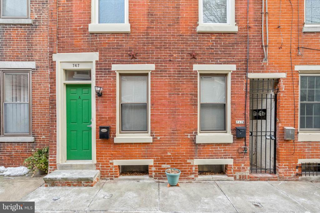 747 S Randolph St