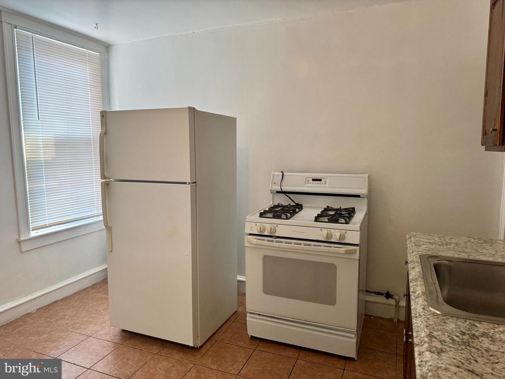 318 W Godfrey Ave