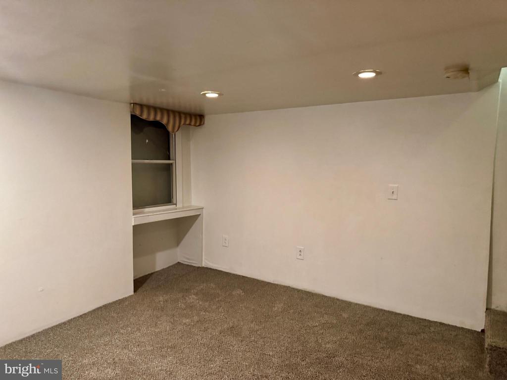 318 W Godfrey Ave
