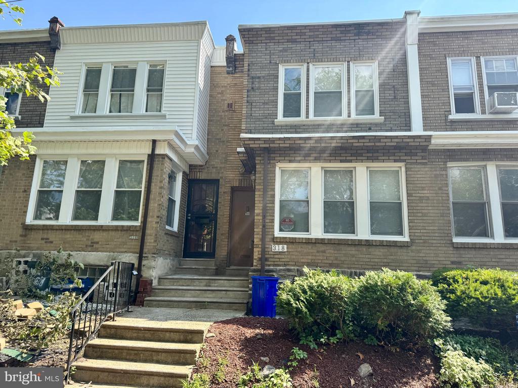 318 W Godfrey Ave