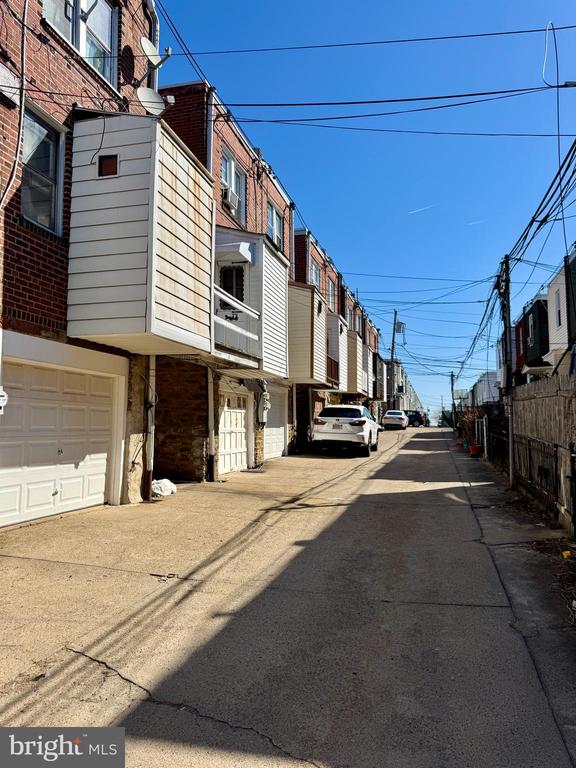 318 W Godfrey Ave
