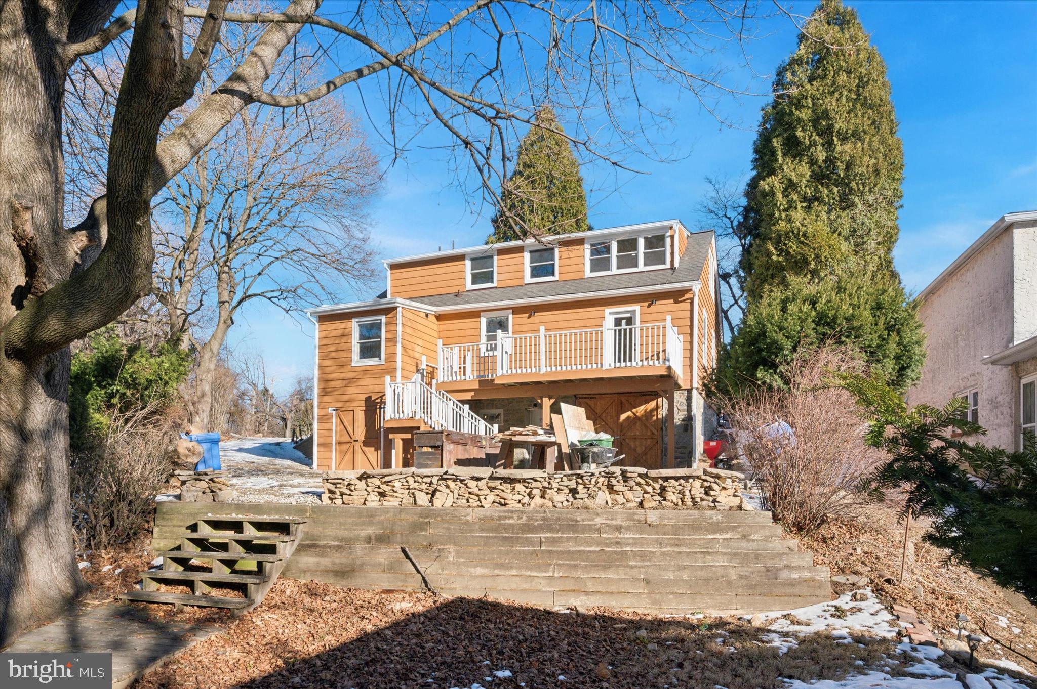 300 Dearnley St