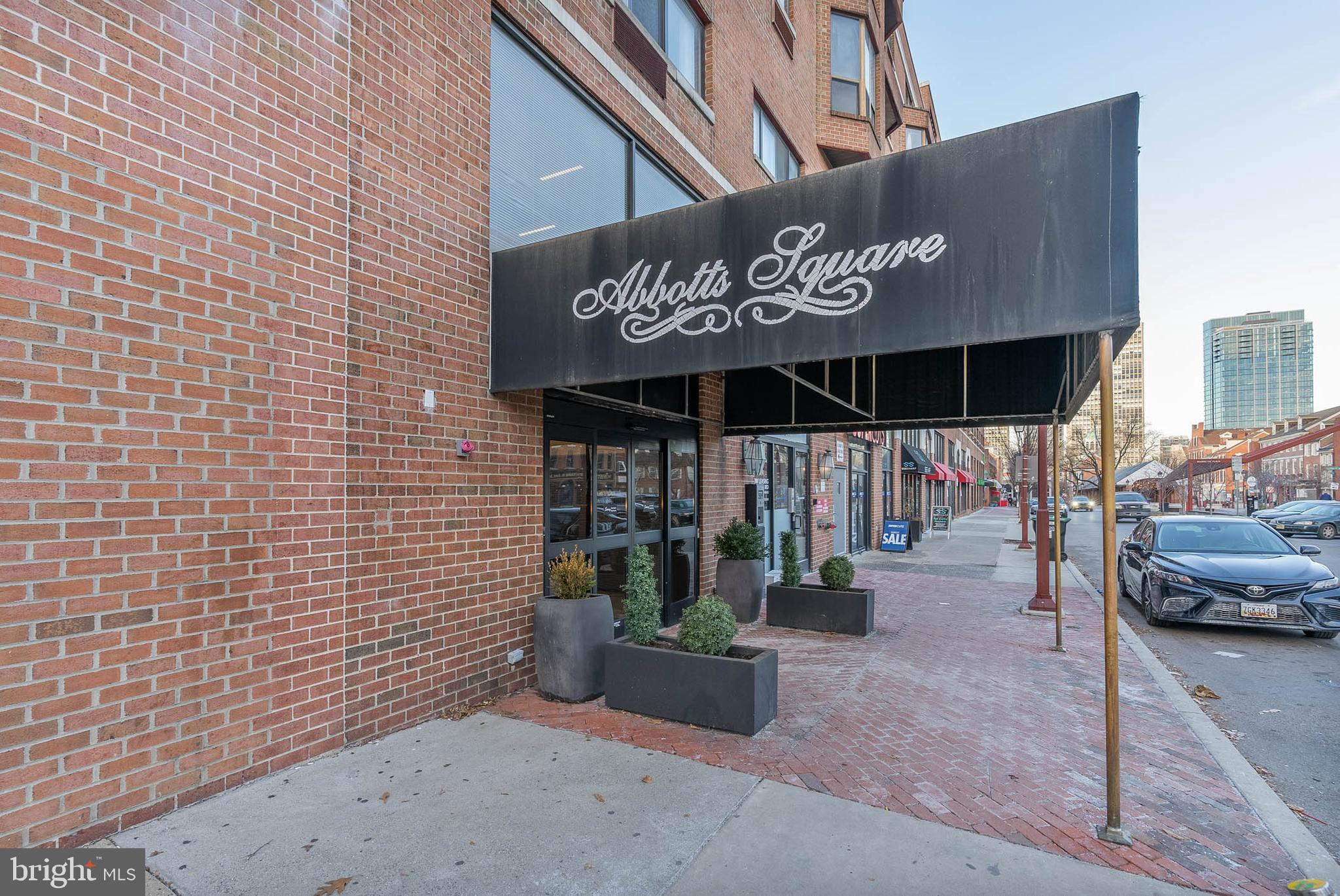 200-10 Lombard St #507