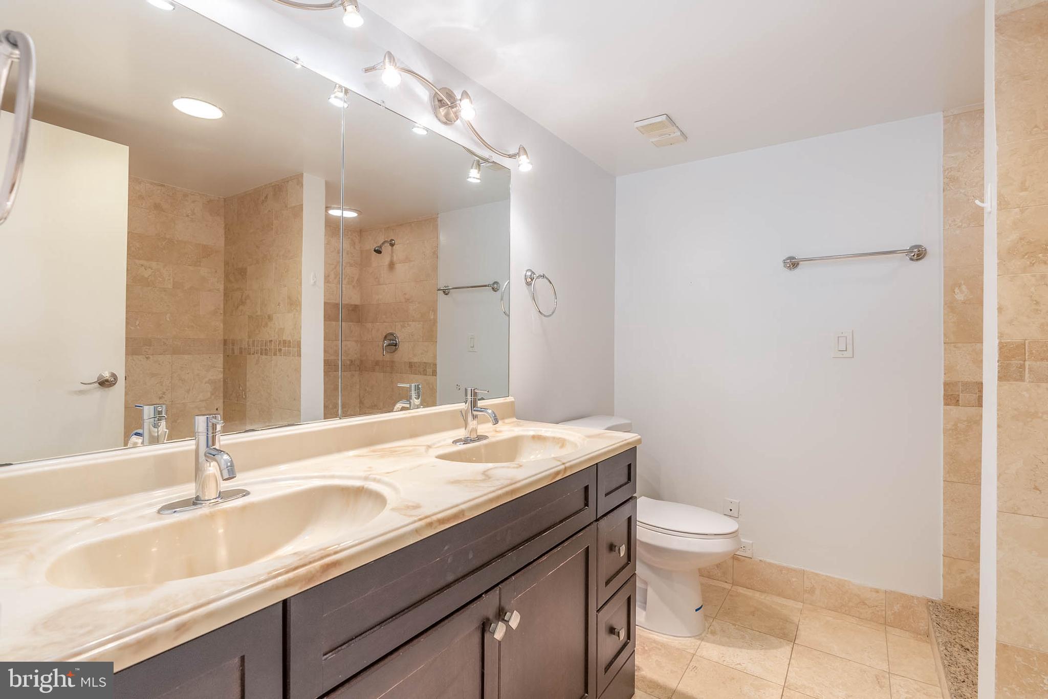 200-10 Lombard St #Gu6