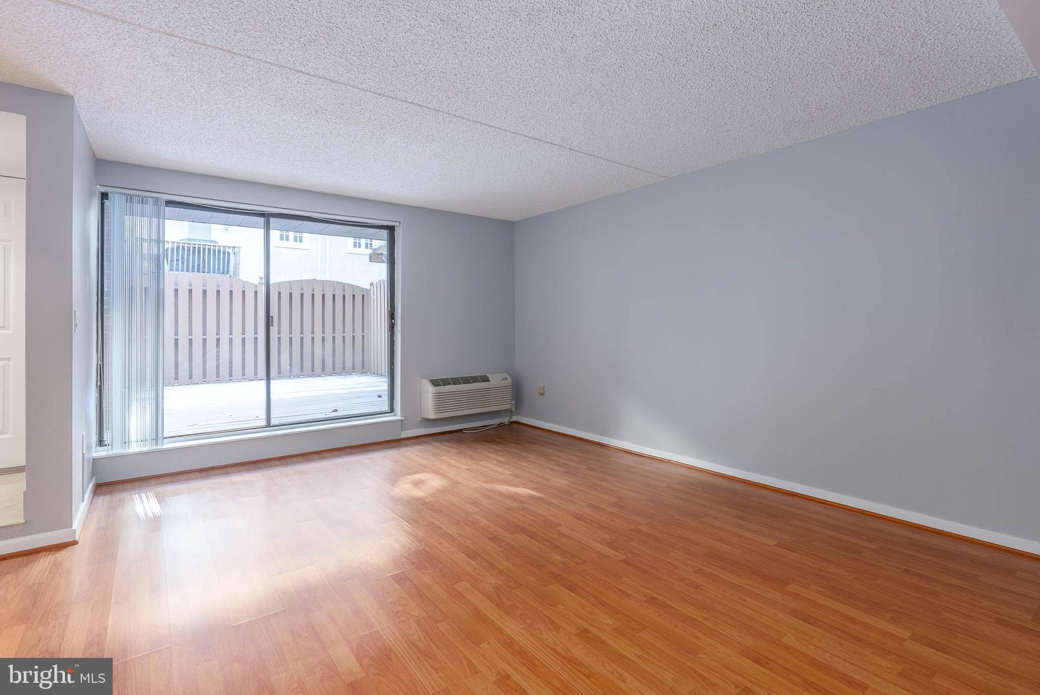 200-10 Lombard St #Gu6