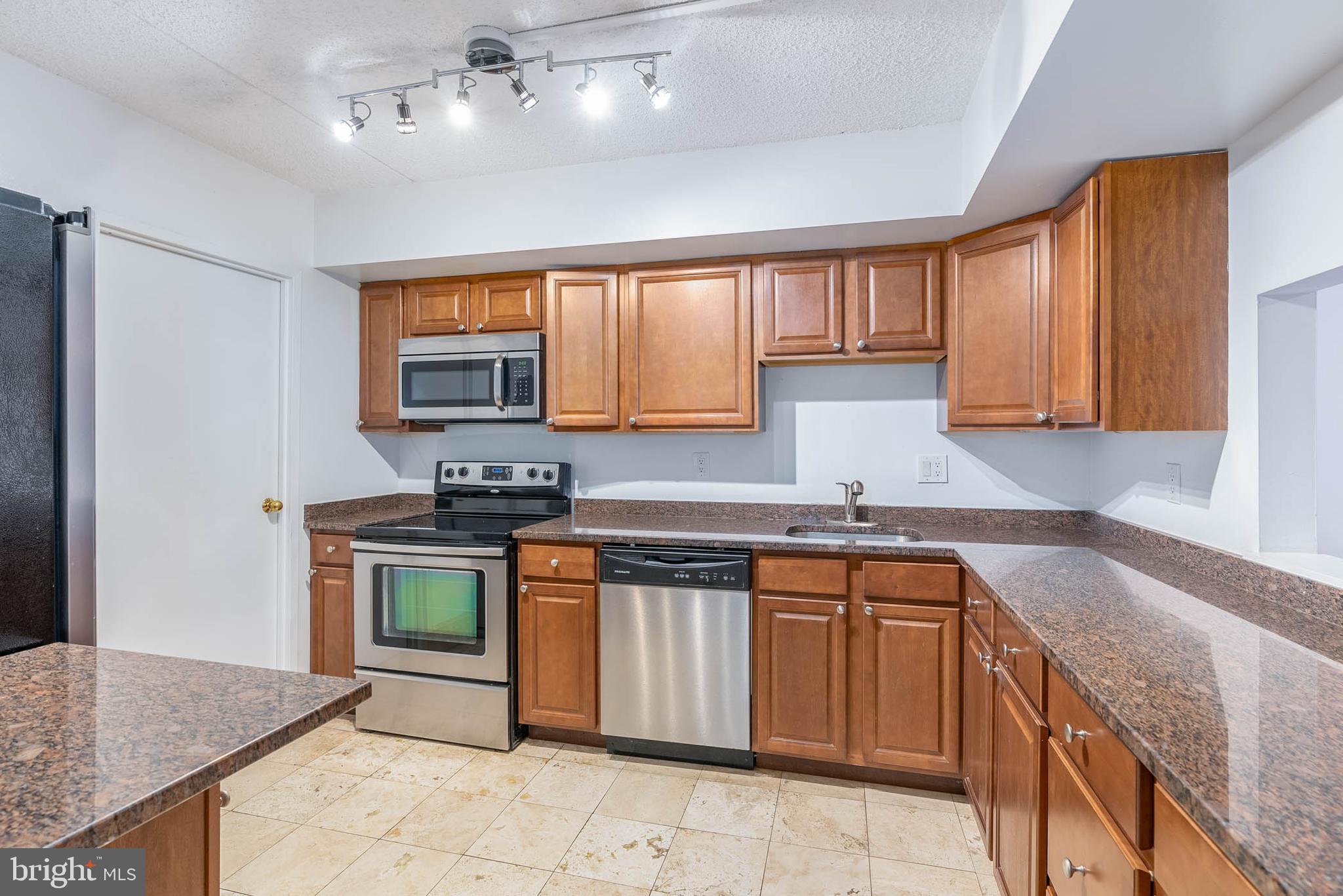 200-10 Lombard St #Gu6