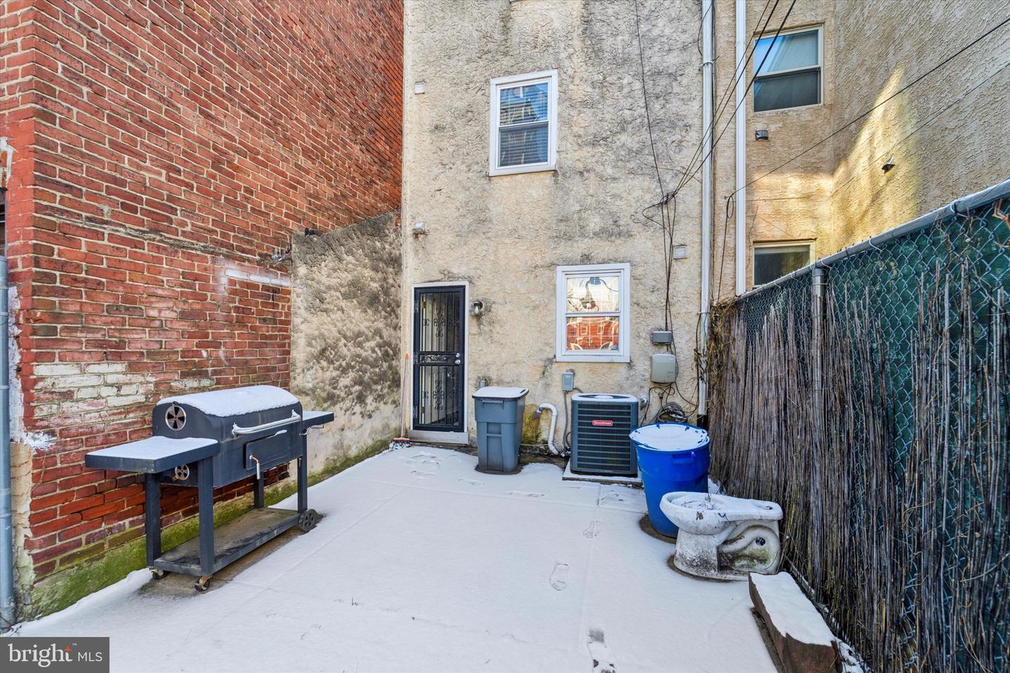 1745 W Thompson St