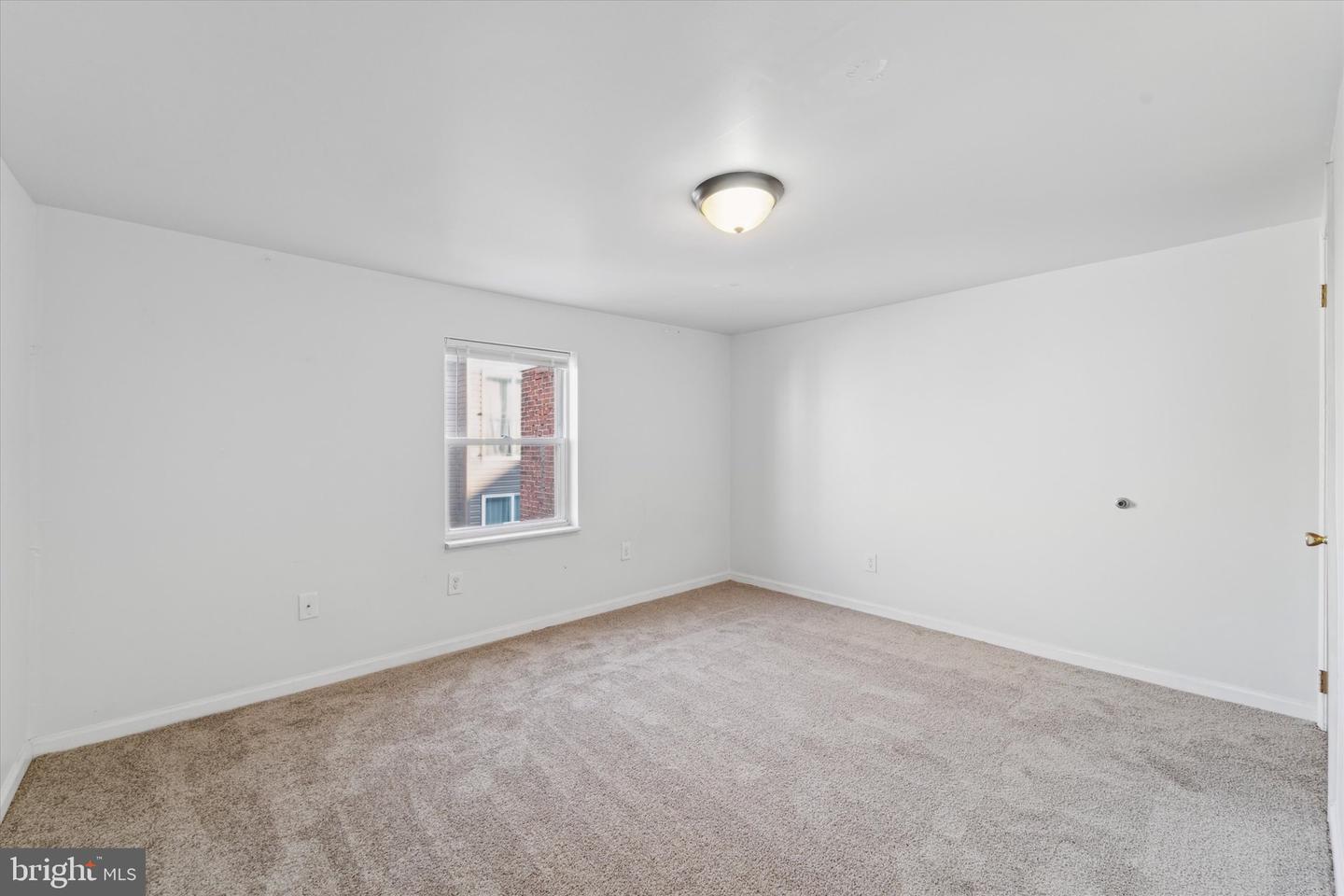 1745 W Thompson St