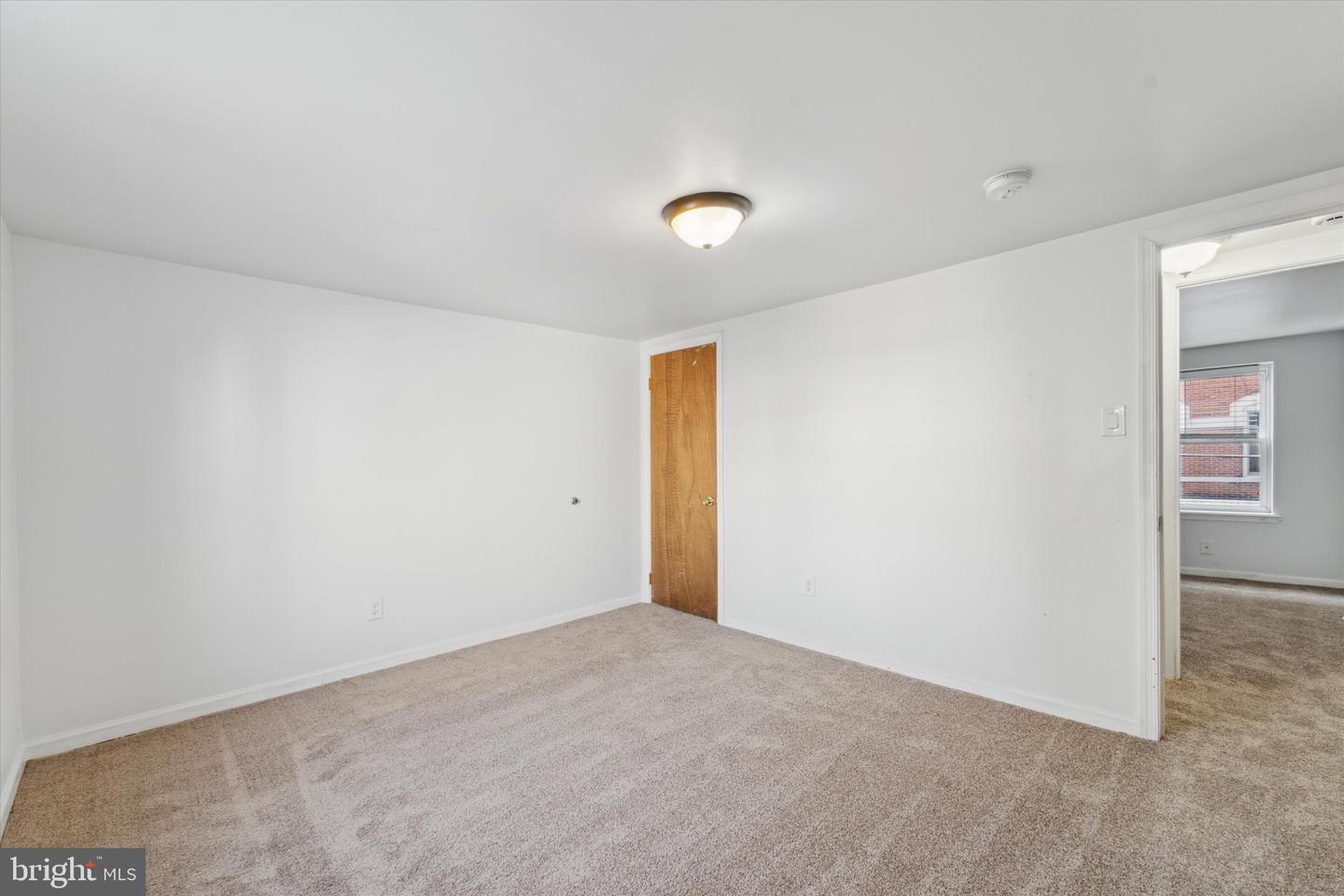 1745 W Thompson St