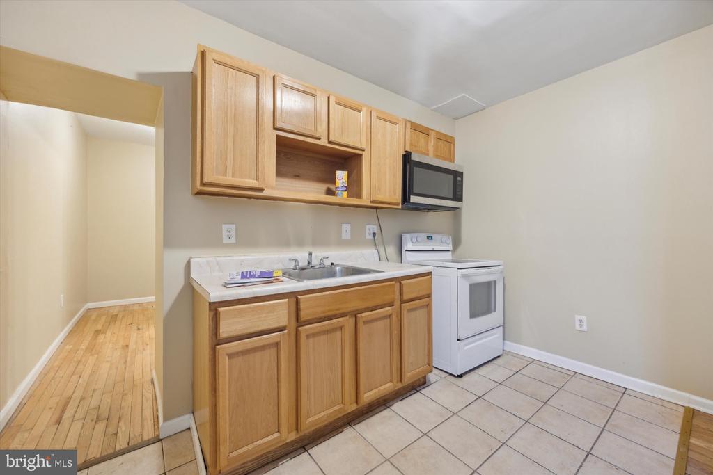 1800 W Montgomery Ave