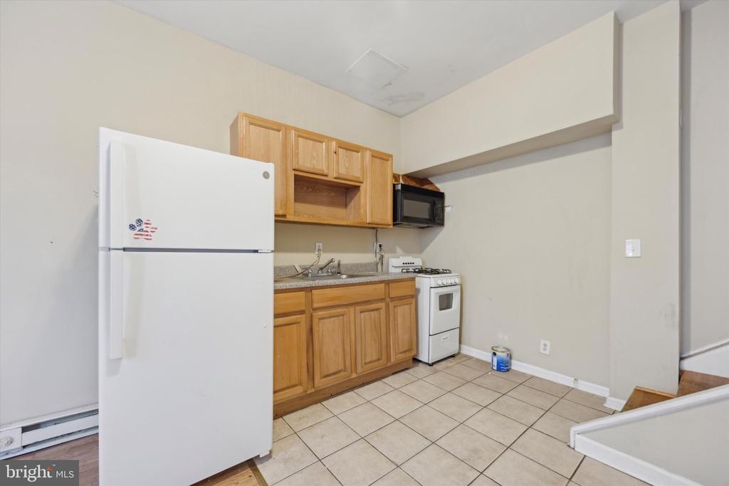 1800 W Montgomery Ave