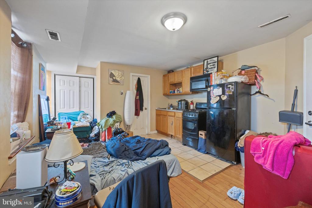 1800 W Montgomery Ave