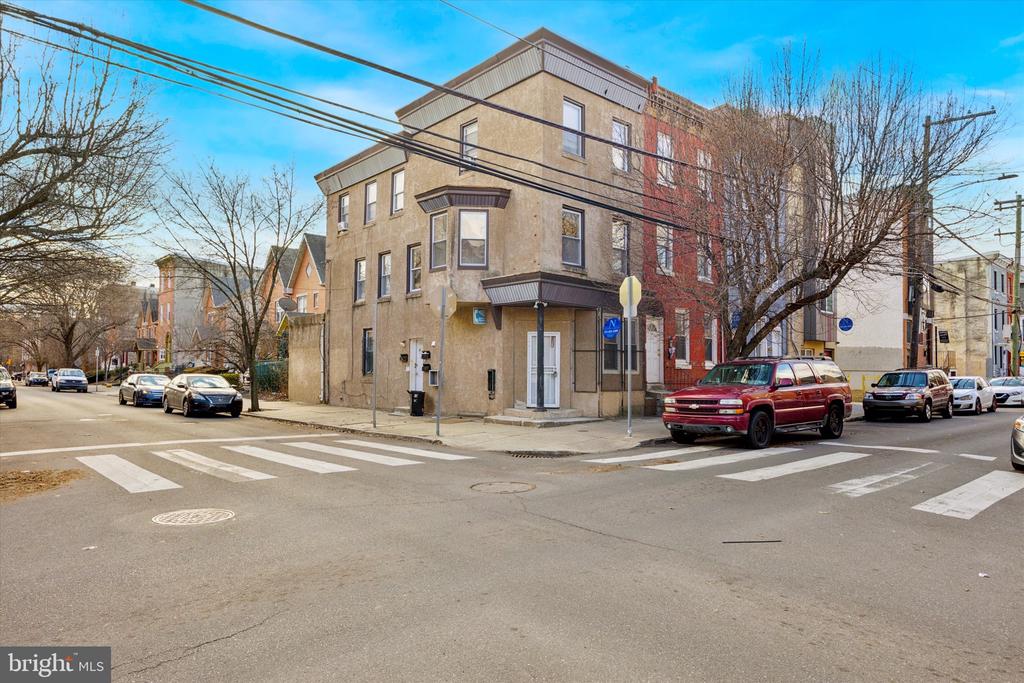 1800 W Montgomery Ave