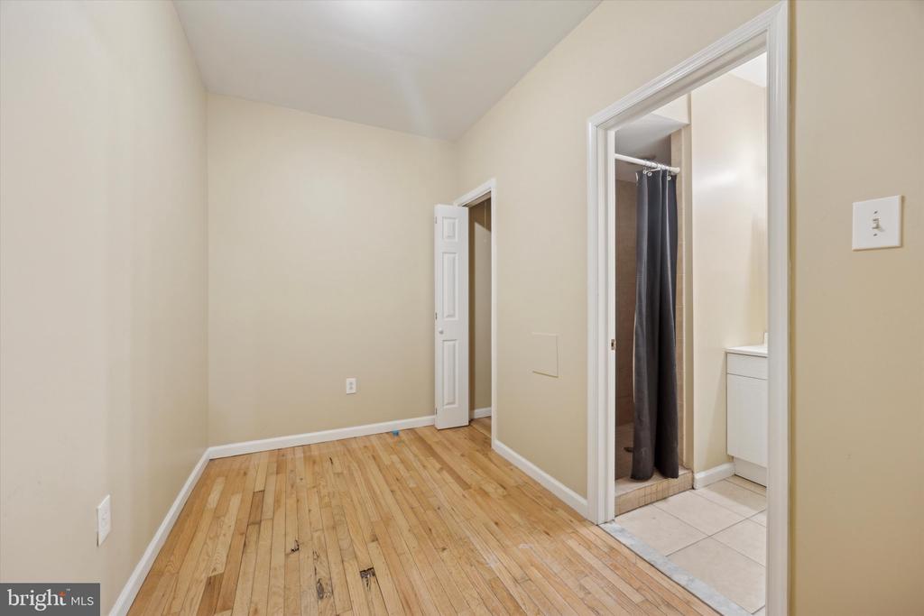 1800 W Montgomery Ave