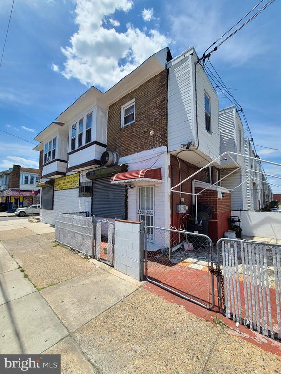 899 Granite St