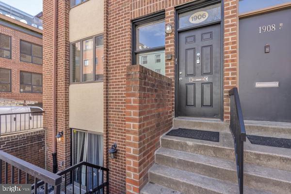1906 RODMAN ST #B