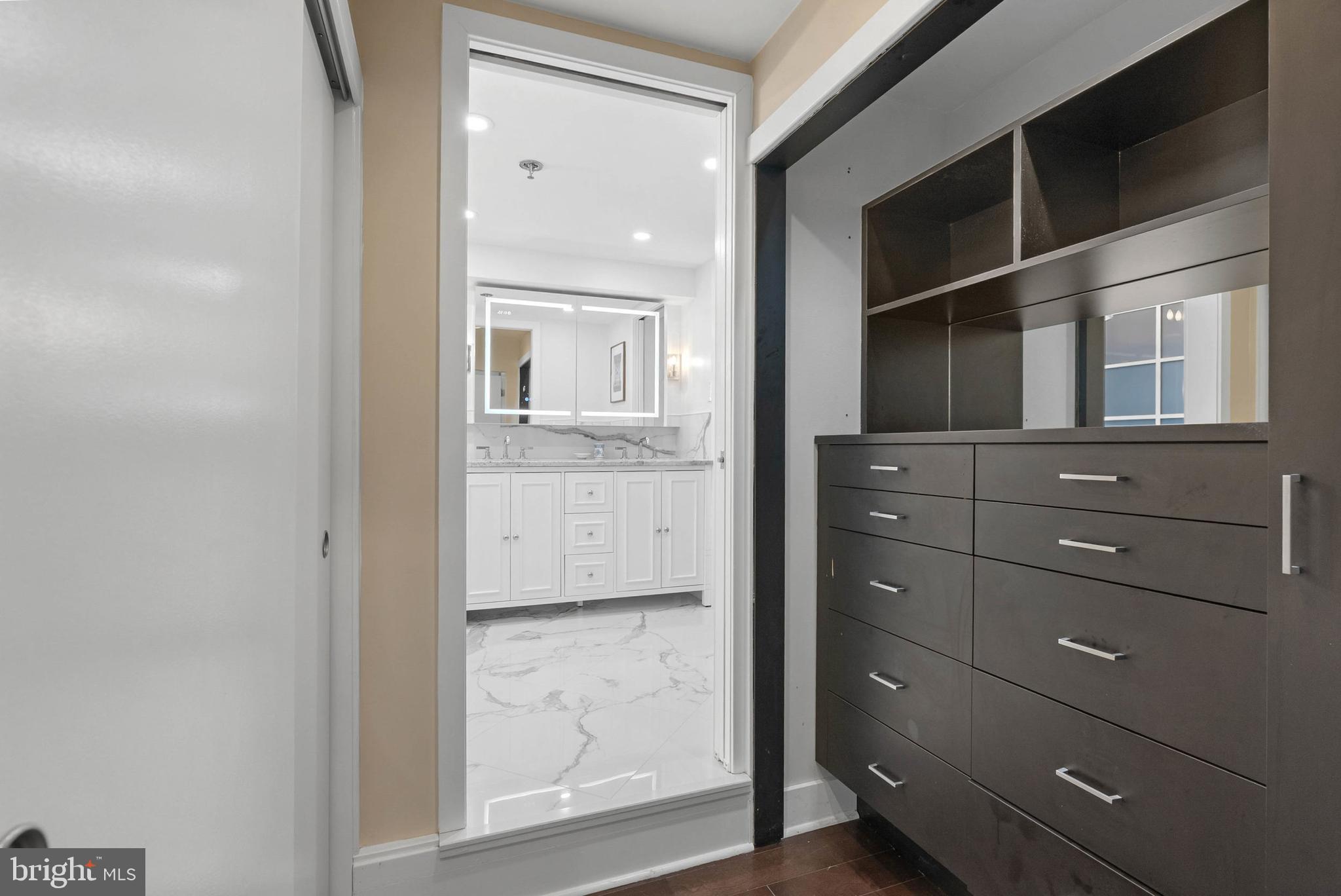 7 N Chris Columbus Blvd #233