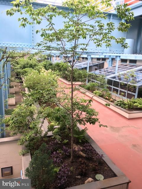 7 N Chris Columbus Blvd #233