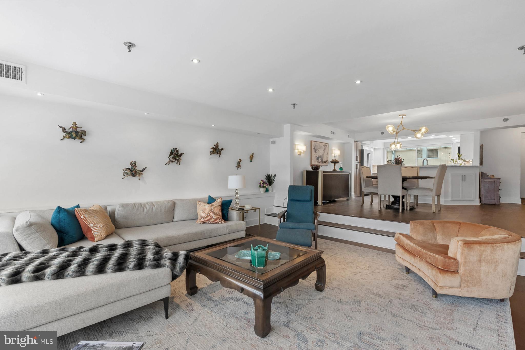 7 N Chris Columbus Blvd #233