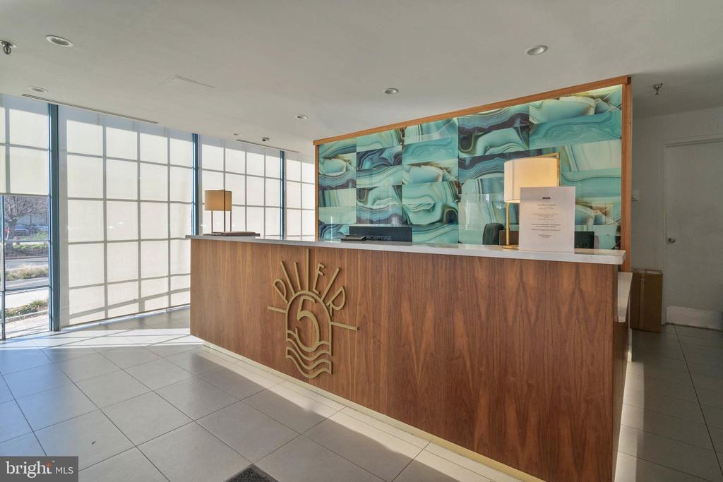 7 N Chris Columbus Blvd #233
