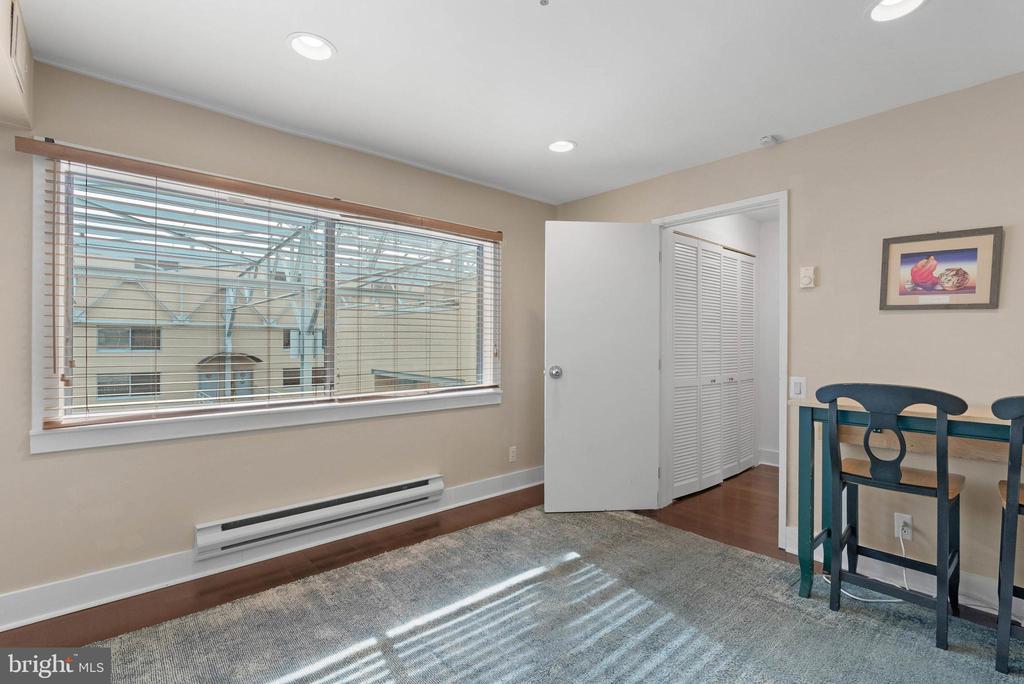 7 N Chris Columbus Blvd #233
