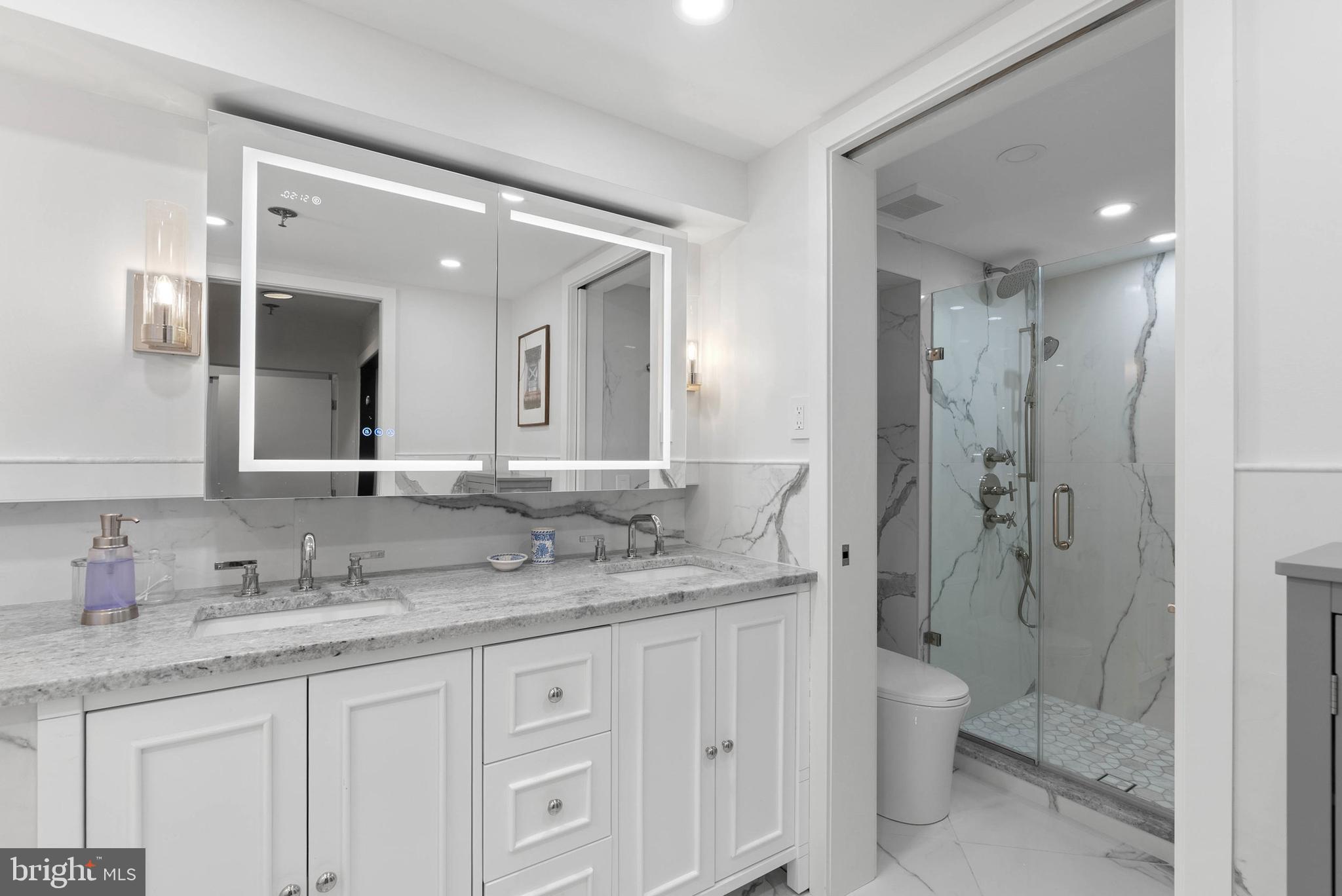 7 N Chris Columbus Blvd #233